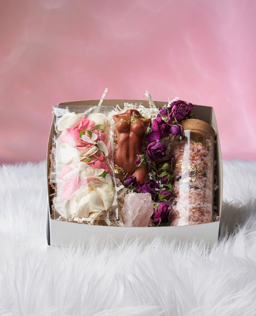 Experience peace and balance with the Venus Kit. Indulge in a spiritual cleanse with the Bath Kit and Shower Kit, featuring natural mineral salts, hibiscus, gold leaf flakes, rose petals, Venus candle, and rose quartz stone. Transform your bathroom into a sanctuary for self-care and inner connection. Access a complementary Spotify playlist to enhance your experience