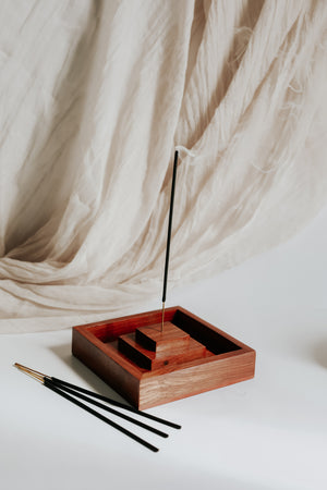 Rosewood Geometric Incense Holder: The Perfect Companion for Your Incense Rituals