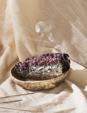 Lilac-Infused White Sage Sacred Smoke Stick - Abalone Shell -Protection, Mindfulness, and Renewal: Illuminate your space with this sacred smoke stick featuring white sage and all-natural lilac flowers. Use it to harness protective energies, deepen mindfulness, and embrace fresh starts.