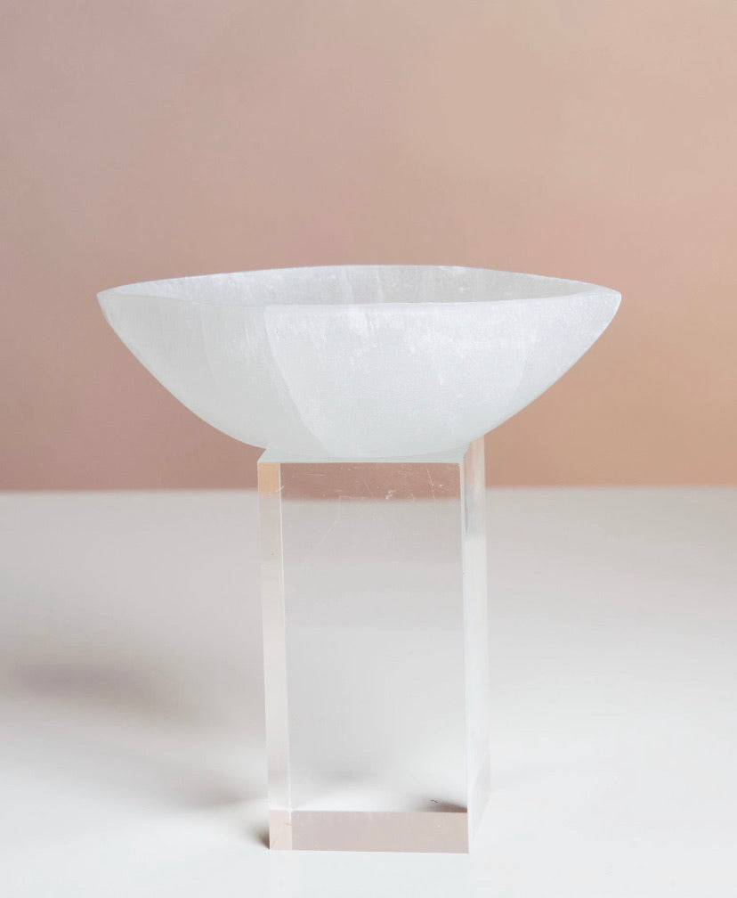 Eye Shaped Selenite Offering Bowl - 5x3 Inches - Ideal for Displaying Crystals, Jewelry, and Sacred Plant Medicine